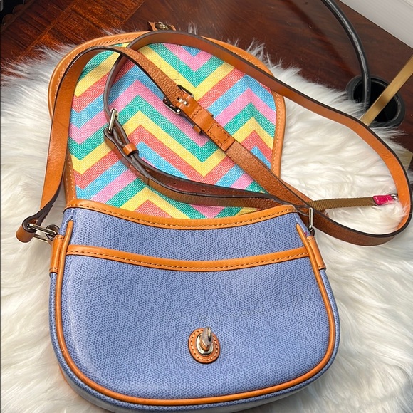 Dooney & Bourke Blue and Tan Crossbody Bag Pre-Loved - Picture 16 of 17